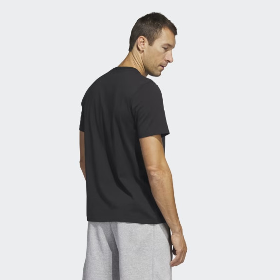 MULTI LINEAR SPORTSWEAR GRAPHIC TEE