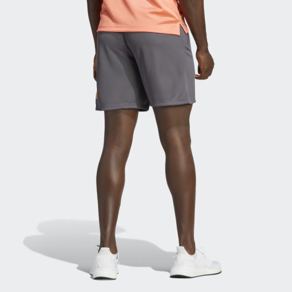 TRAIN ESSENTIALS SEASONAL TRAINING SHORTS